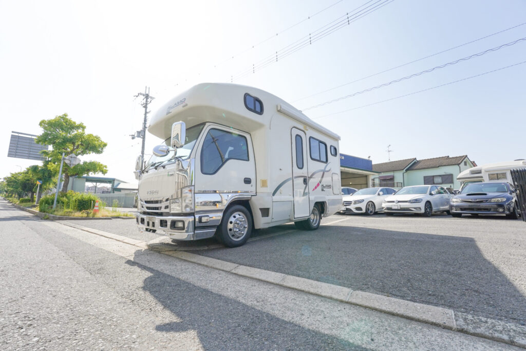 7人乗りキャンピングカー.02